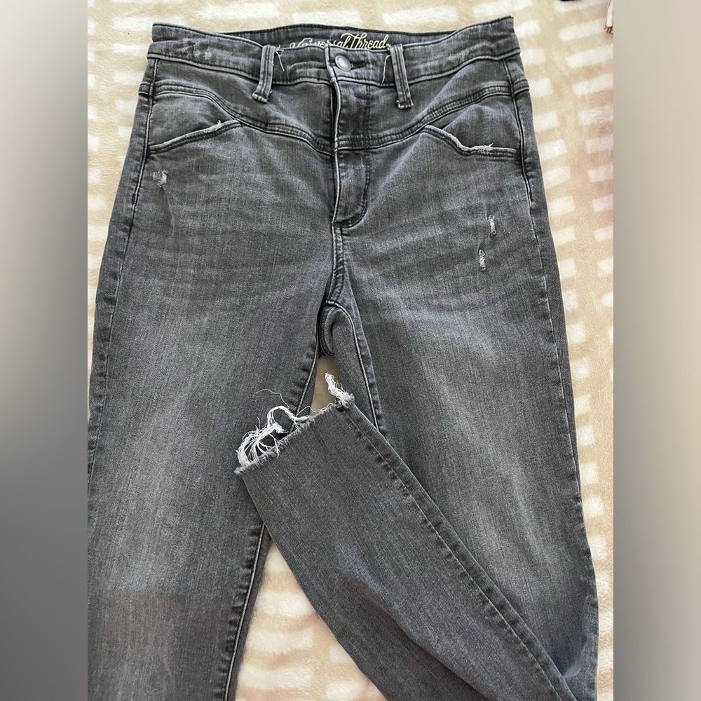 Black distressed skinny jeans -size 4